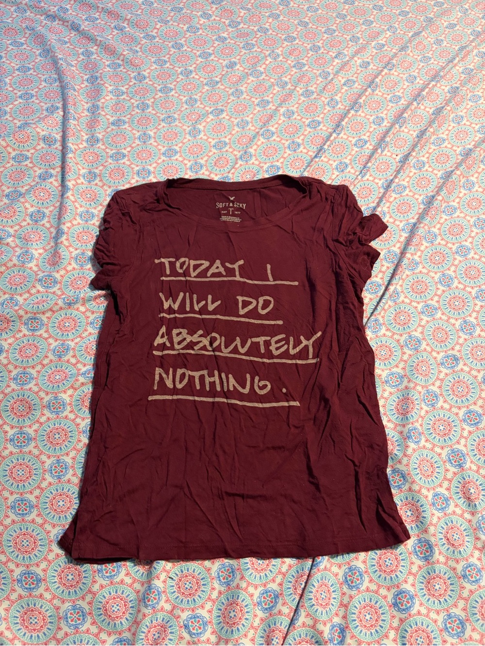 American Eagle Outfitters Maroon Short-Sleeve Graphic Tee